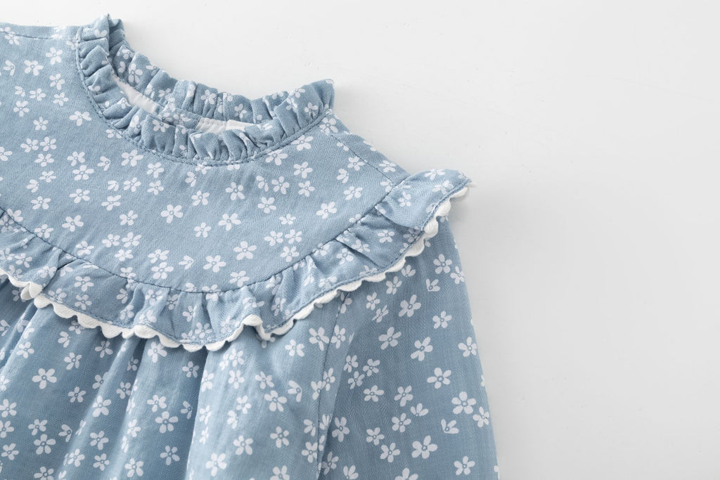 Vestido infantil floral con volantes